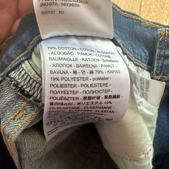 Levi’s distressed high waisted  stretch short - 24 - Picture 11 of 15